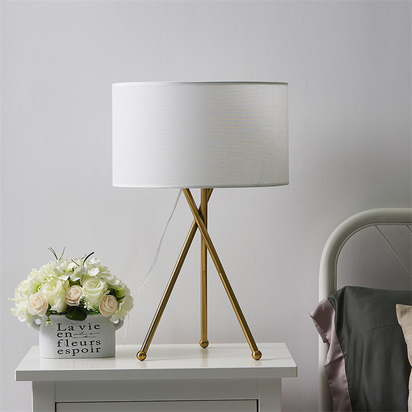 Đèn để bàn cao cấp HF2175