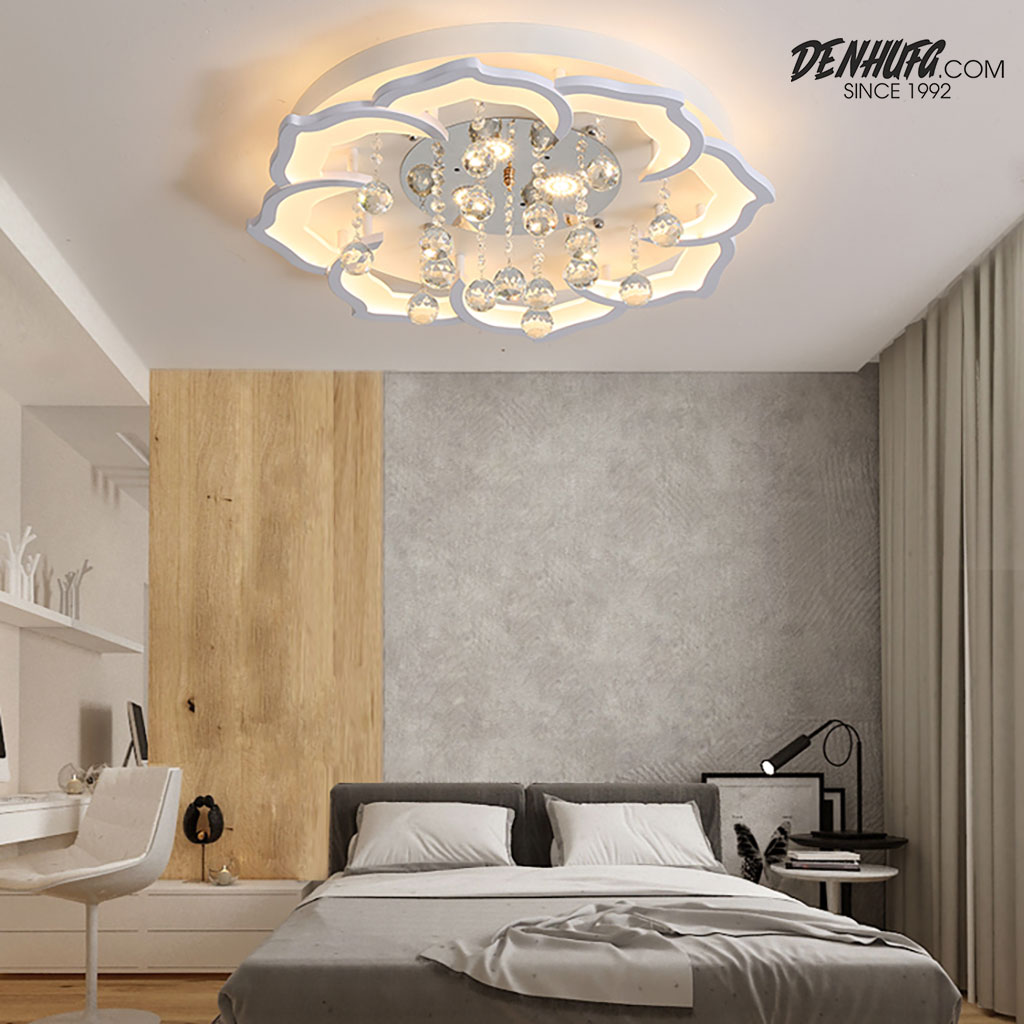 Đèn ốp trần trang trí LED pha lê cánh hoa phát sáng HF2395