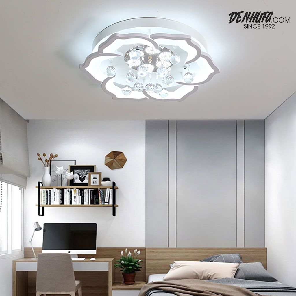 Đèn ốp trần trang trí LED pha lê cánh hoa phát sáng HF2395